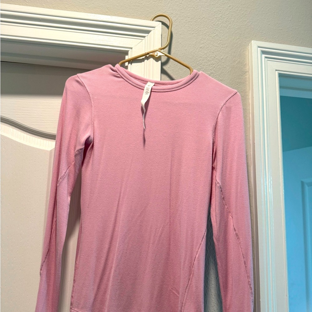 Lulu lemon Hold Tight Long sleeve T shirt size 4 Pink Peony